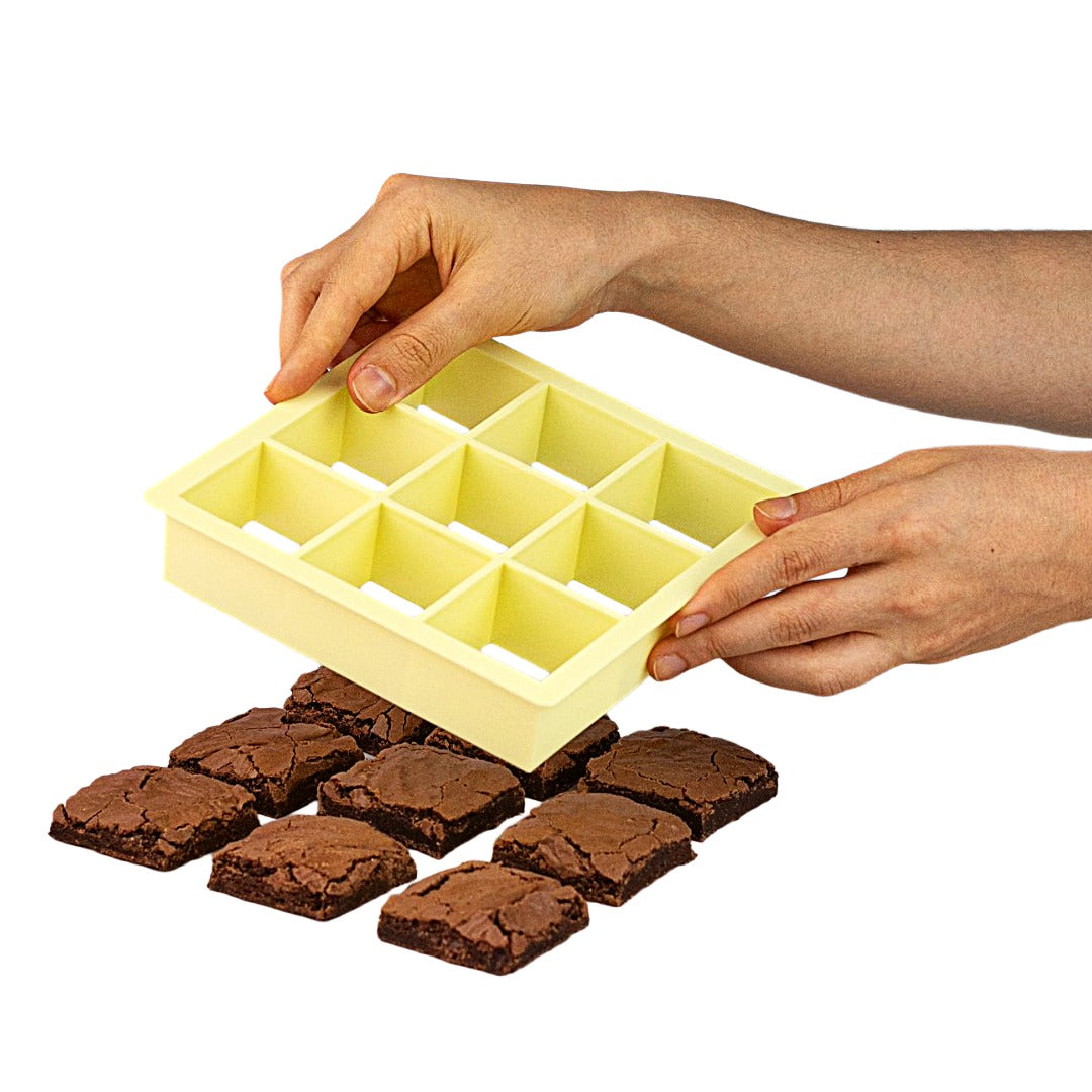 Professional Brownie Cutter – 9 Cavities of 5x5 cm diameter