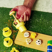 Thumbnail for Ejetor para brigadeiro (modelos com tema de futebol) – BlueStar (jogo com 8 peças)